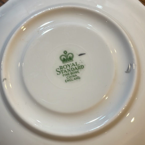 Royal Standard pink cabbage rose vintage, coffee, cup and saucer. Numbered 2079D - Picture 6 of 8